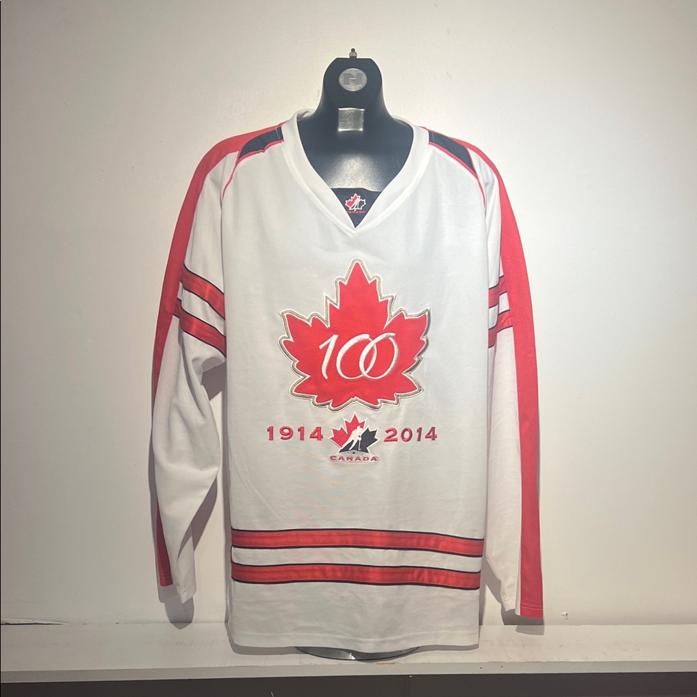 GOGO White and Red Sports Jersey